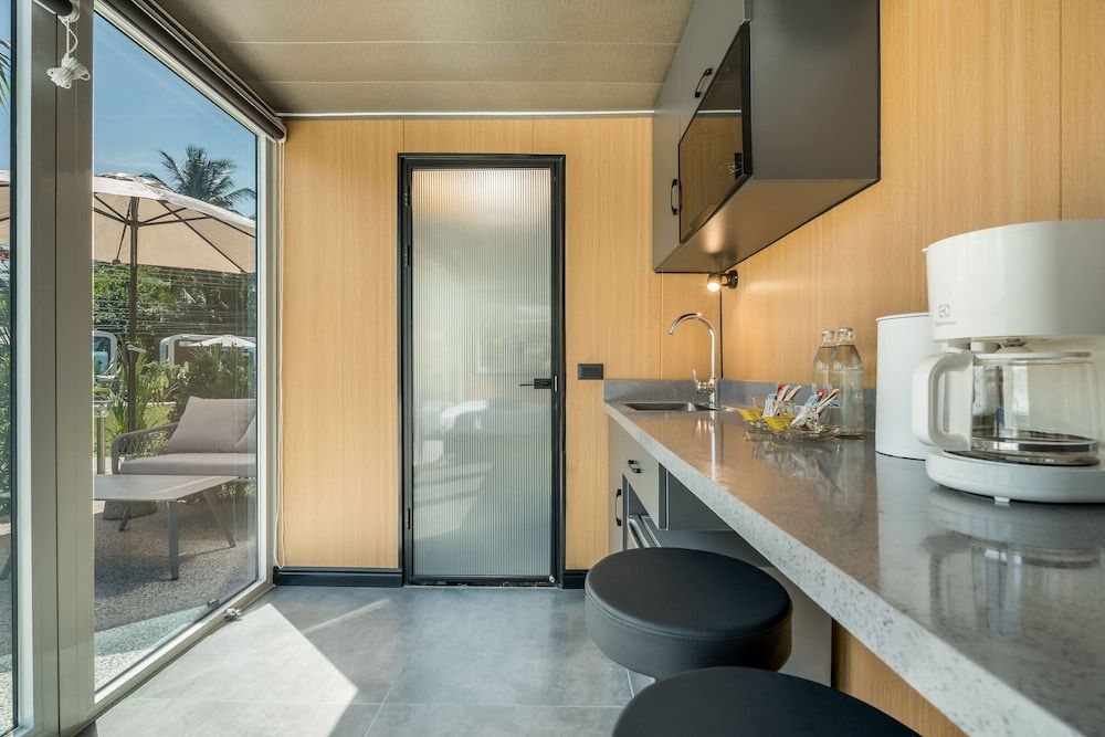 Apple House Classic Double Room, Lanai 3