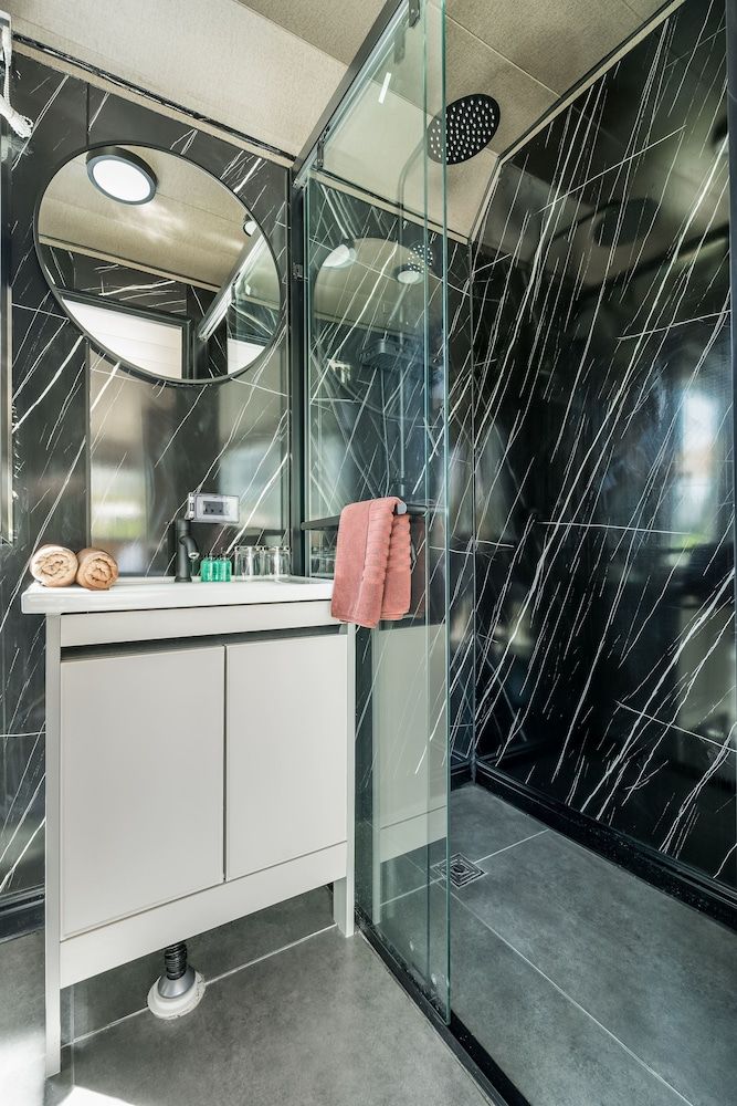 Apple House Classic Double Room, Lanai 13