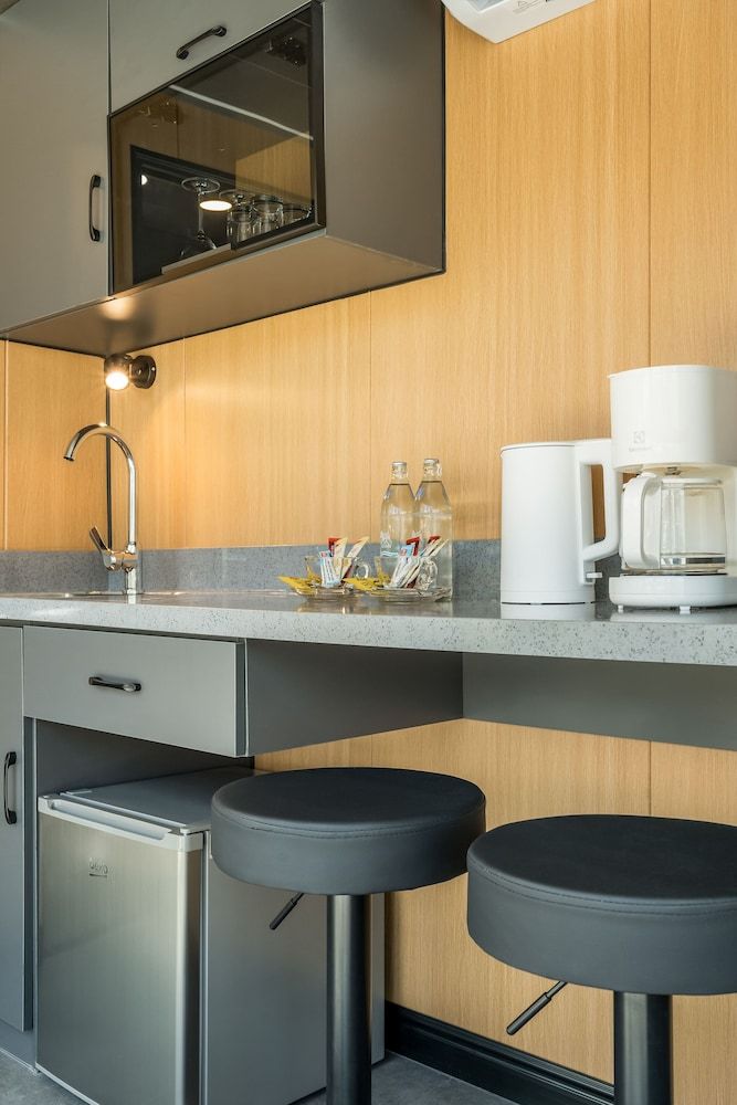 Apple House Classic Double Room, Lanai 2