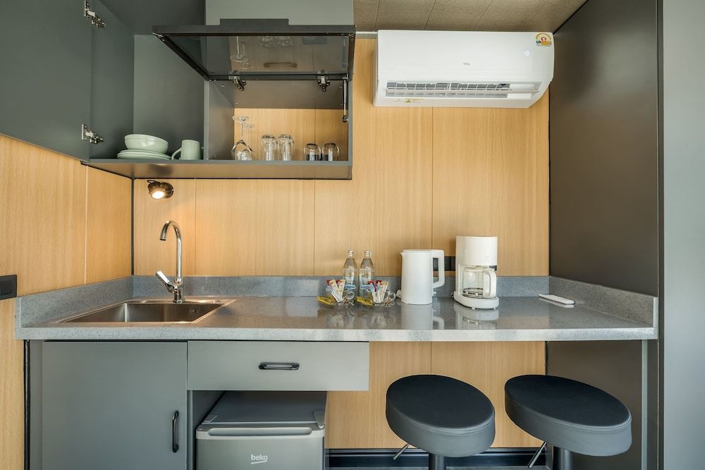 Apple House Classic Double Room, Lanai 9