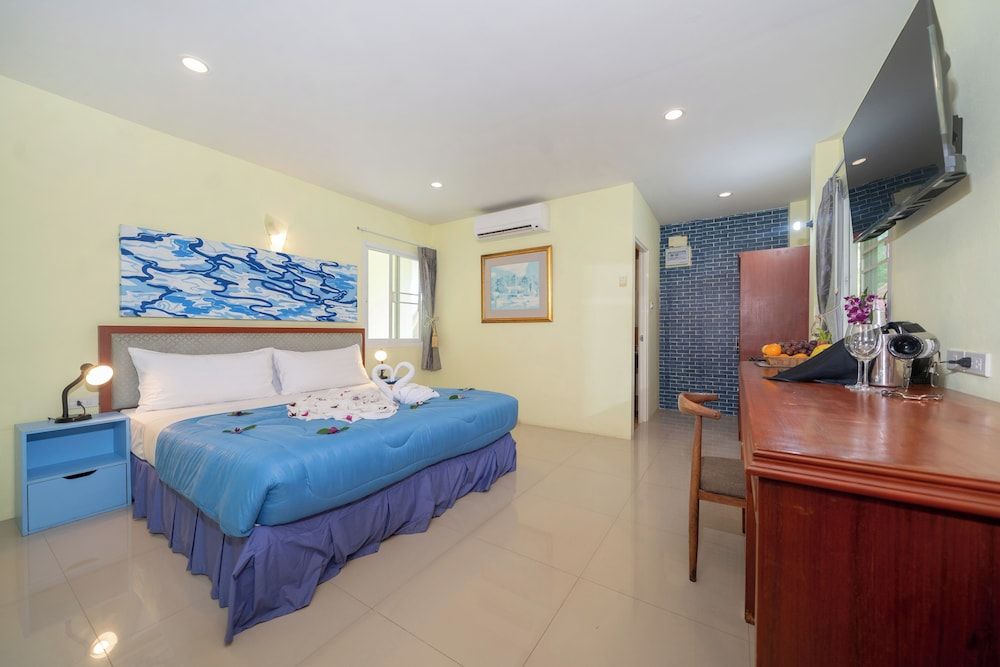 Oceanview Bungalows by EAT Deluxe Bungalow 9