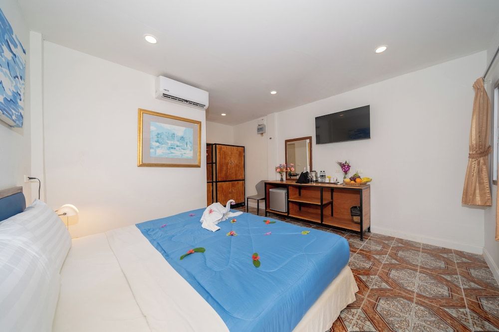 Oceanview Bungalows by EAT Standard Double Room 7
