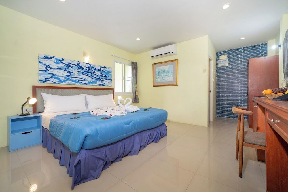 Oceanview Bungalows by EAT Deluxe Bungalow 11