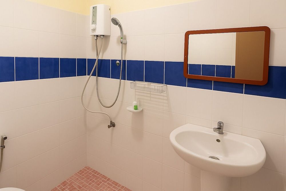 Srisuksan Klong Muang Beach Standard Room 8