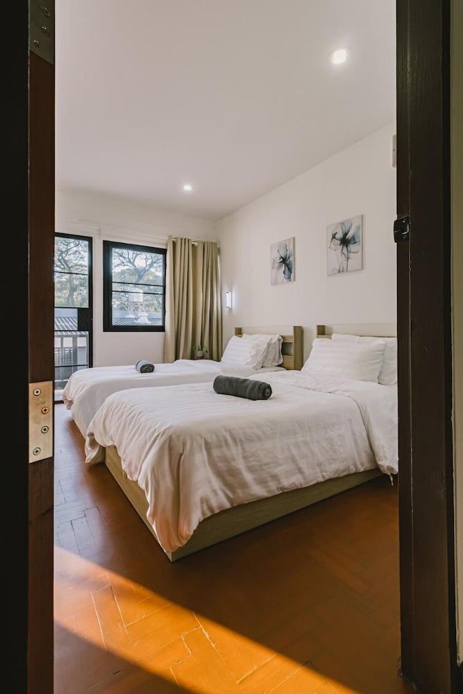 House, 4 Bedrooms, Balcony, Garden View