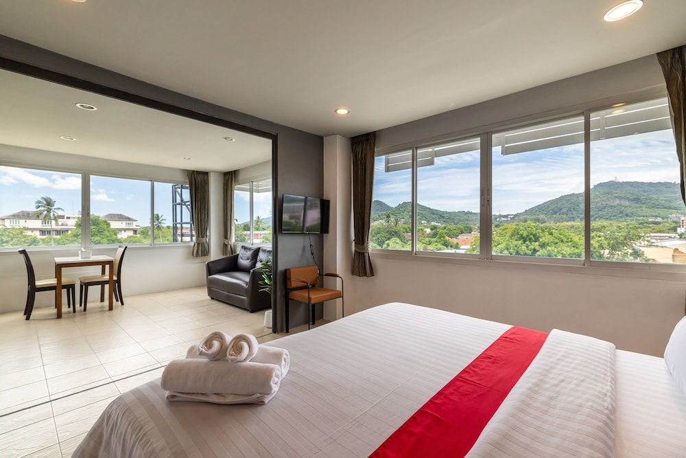 Phuket Five Fortune Holiday Hotel Royal Suite, 1 Bedroom, Mountain View 10