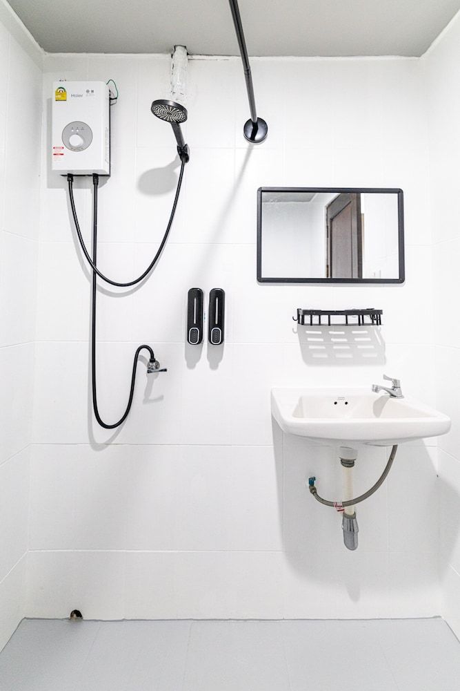 Phuket Five Fortune Holiday Hotel Royal Suite, 1 Bedroom, Mountain View 8