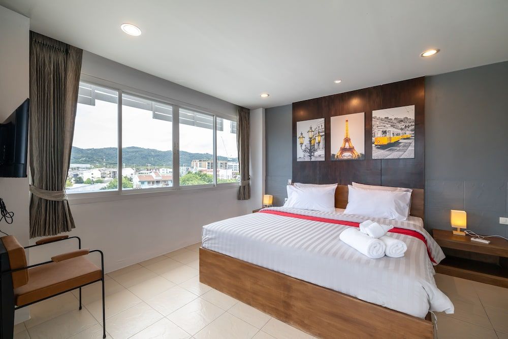 Phuket Five Fortune Holiday Hotel Royal Suite, 1 Bedroom, Mountain View