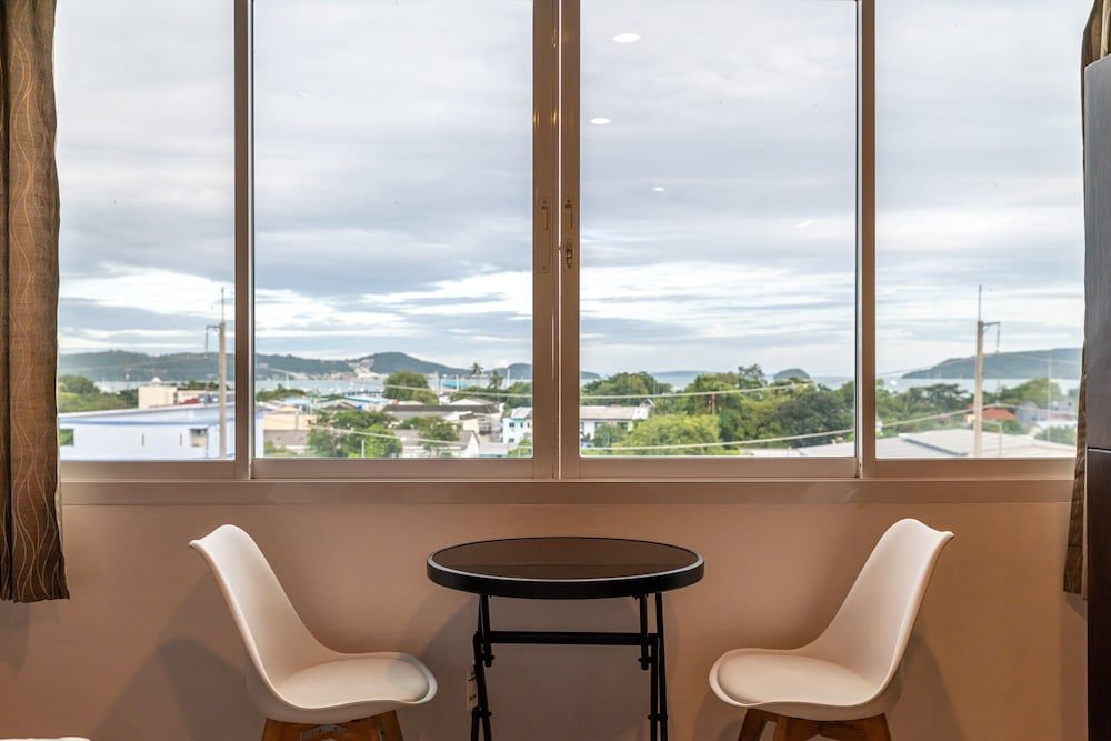 Phuket Five Fortune Holiday Hotel Superior Double Room, 1 King Bed, Sea View 10