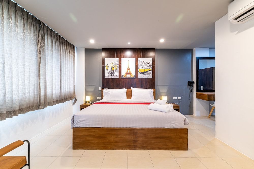 Phuket Five Fortune Holiday Hotel Royal Suite, 1 Bedroom, Mountain View 5