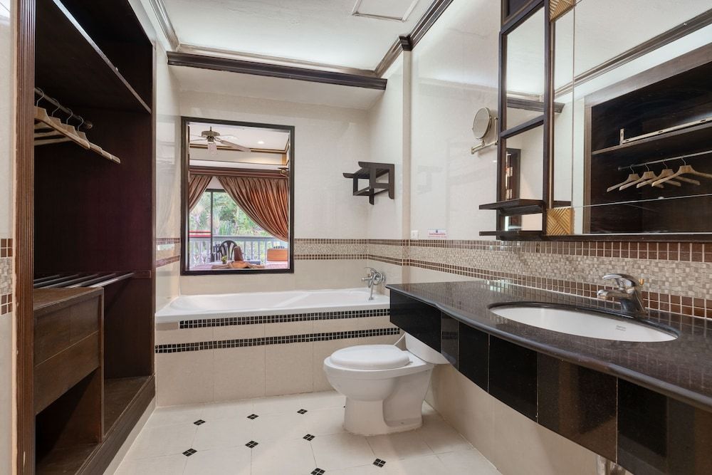 Le Ayodhaya Palace Krabi Beach Resort Deluxe Double Room, Balcony, Pool View 10