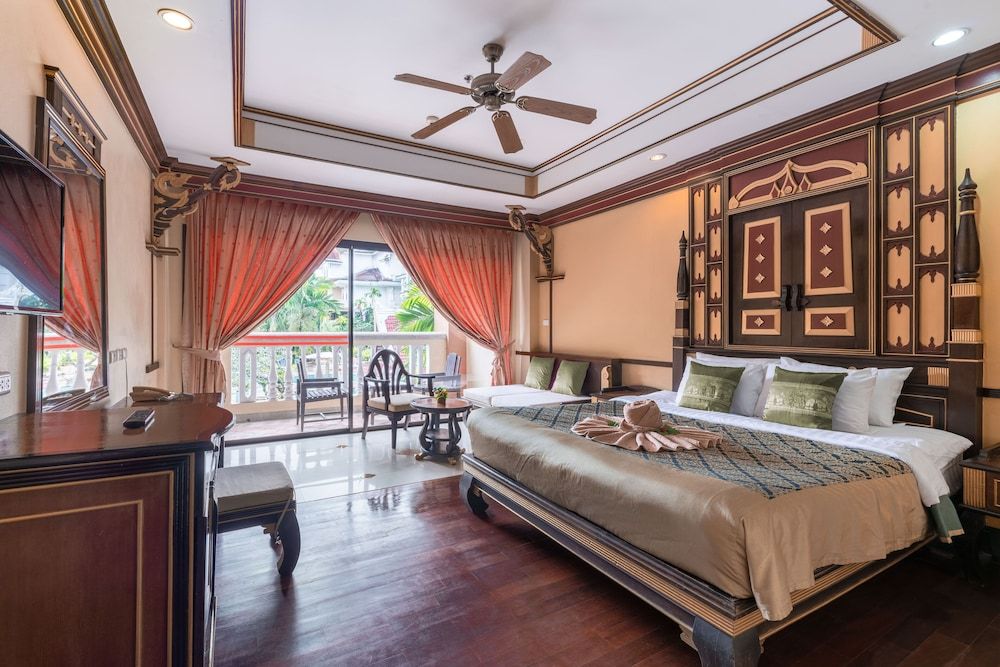 Le Ayodhaya Palace Krabi Beach Resort Suite Double Room Balcony with Pool View 4