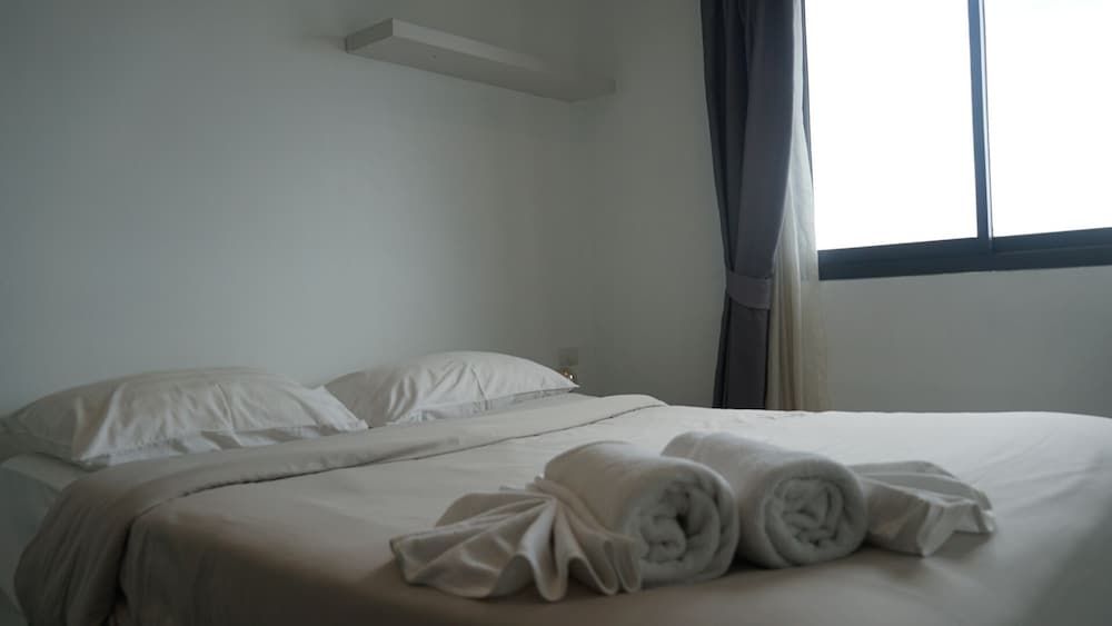 Tranquil Tide 1 BR T1-605 Apartment, Balcony, City View 14