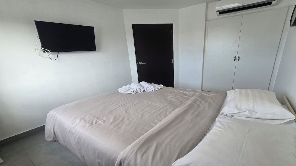 Tranquil Tide 1 BR T1-605 Apartment, Balcony, City View 27