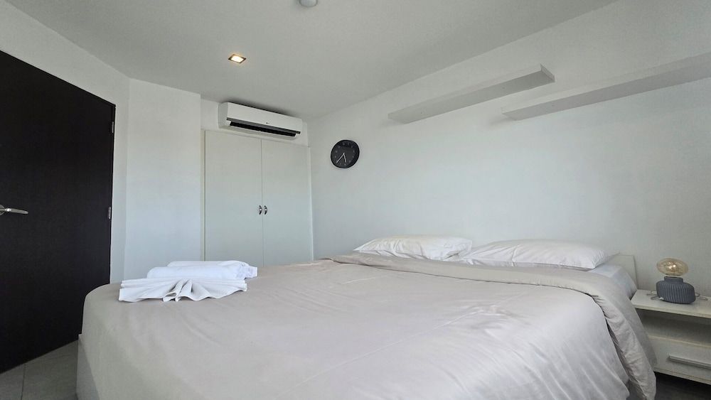 Tranquil Tide 1 BR T1-605 Apartment, Balcony, City View 23