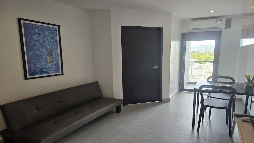 Tranquil Tide 1 BR T1-605 Apartment, Balcony, City View 41