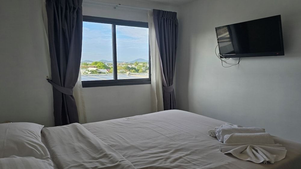 Tranquil Tide 1 BR T1-605 Apartment, Balcony, City View 22