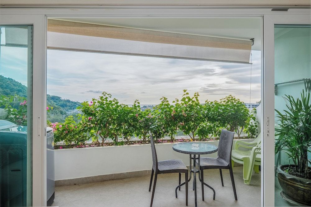 Scenic 1BR Escape Near Beach C195 Apartment, Balcony 10