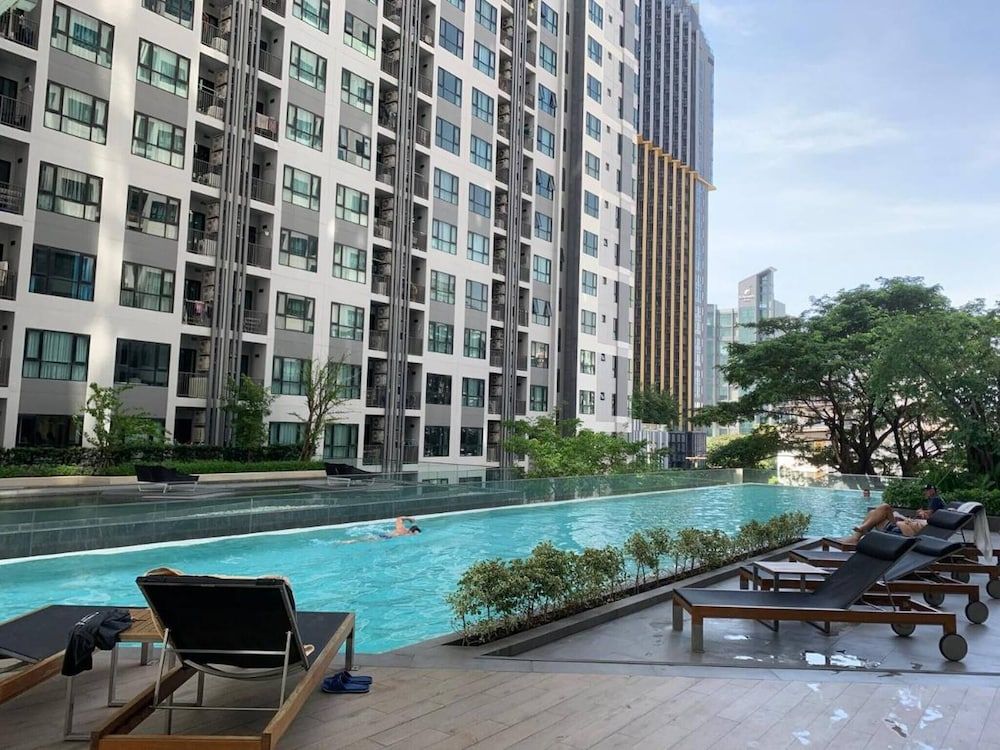 Best Pool With 360 View of Pattaya & Best Location Apartment, 1 Bedroom, Accessible, Smoking 24