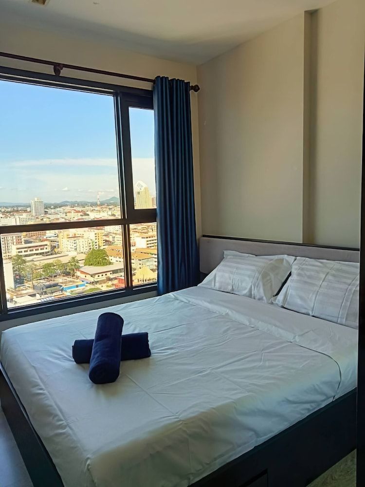 Best Pool With 360 View of Pattaya & Best Location Apartment, 1 Bedroom, Accessible, Smoking 3