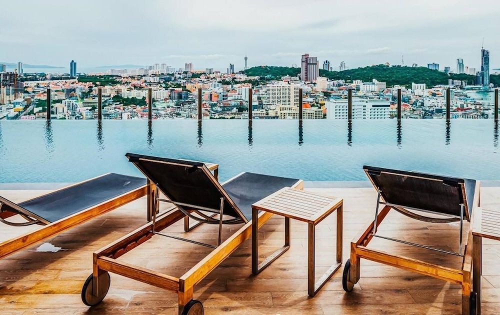 Best Pool With 360 View of Pattaya & Best Location Apartment, 1 Bedroom, Accessible, Smoking 16