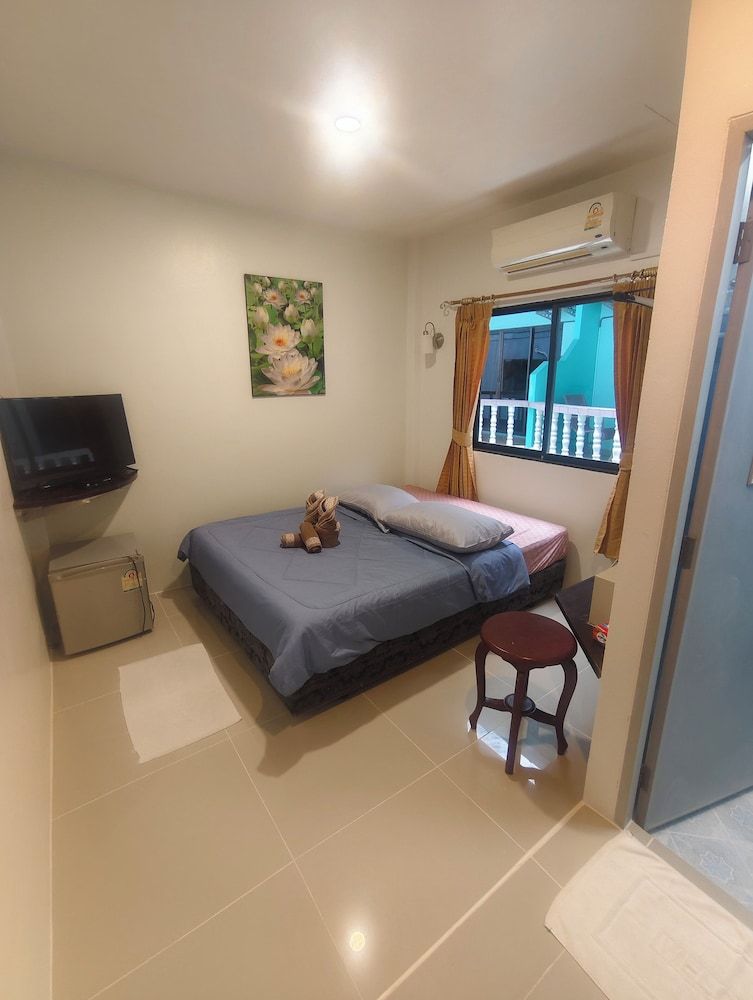 Kamala Beachside Basic Double Room 10