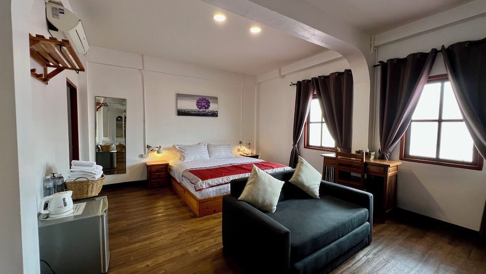 Deluxe Triple Room, City View