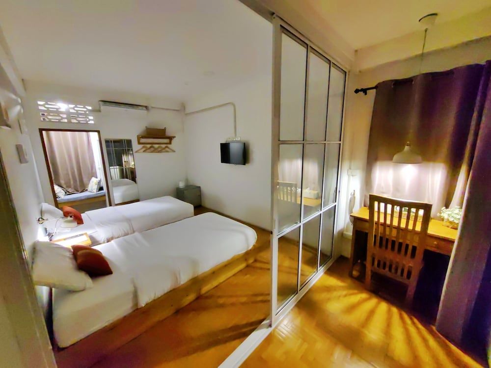 Basic Twin Room, City View