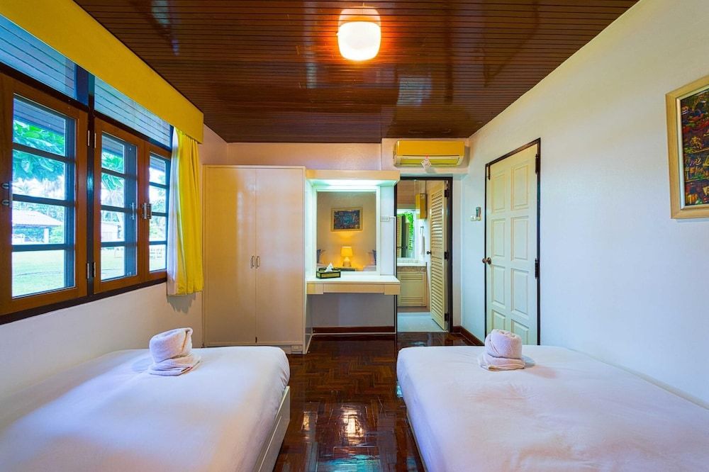 Oceanfront 6 Bedroom Twin Villas OV6 Villa, Ocean View 2