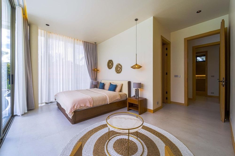 Villa, Mountain View