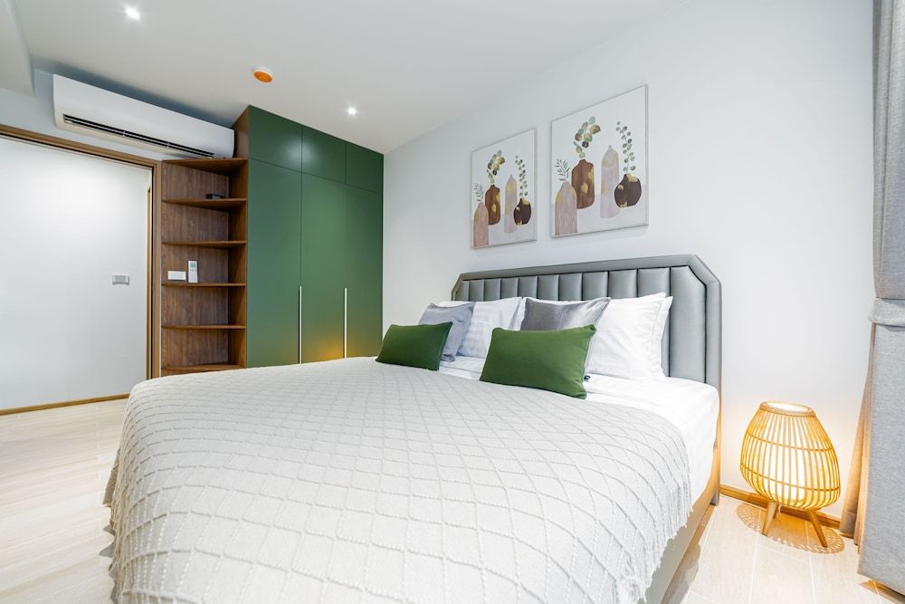 2BR Beachside 200 m to BangTao beach Apartment, 2 Bedrooms, Kitchen 6