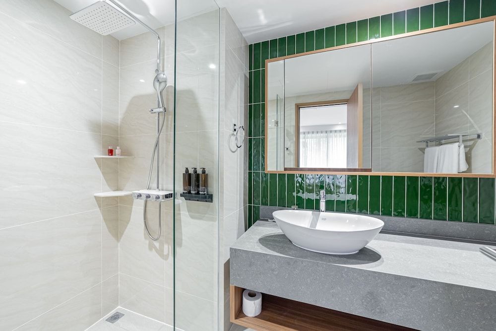 2BR Beachside 200 m to BangTao beach Apartment, 2 Bedrooms, Kitchen 40