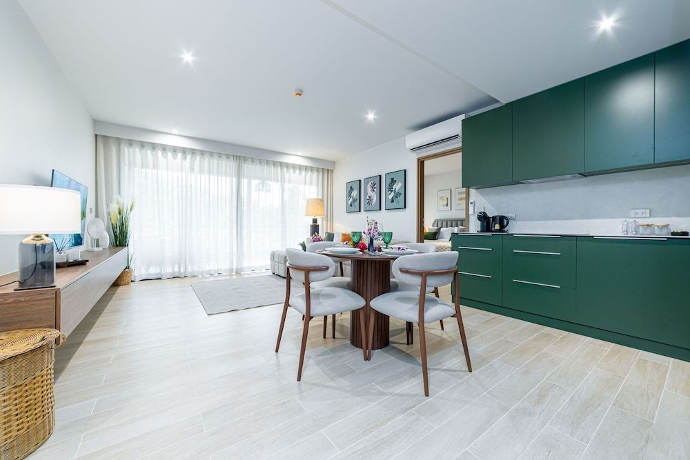 2BR Beachside 200 m to BangTao beach Apartment, 2 Bedrooms, Kitchen 16