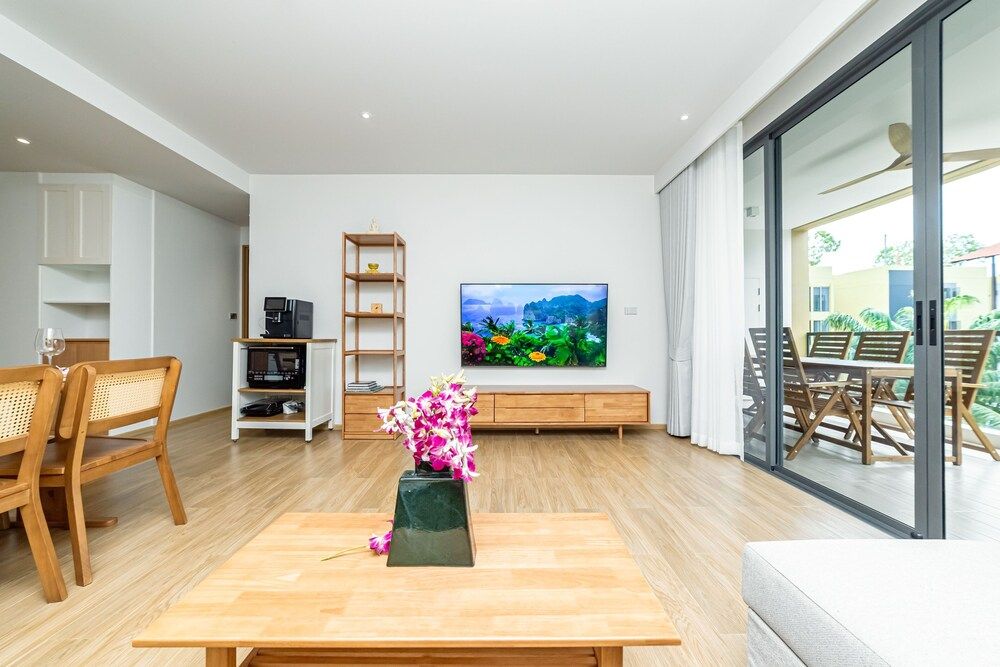 Seaside 2BR 200 m to BangTao beach Apartment, 2 Bedrooms, Balcony 32