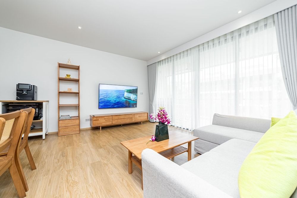 Seaside 2BR 200 m to BangTao beach Apartment, 2 Bedrooms, Balcony 28