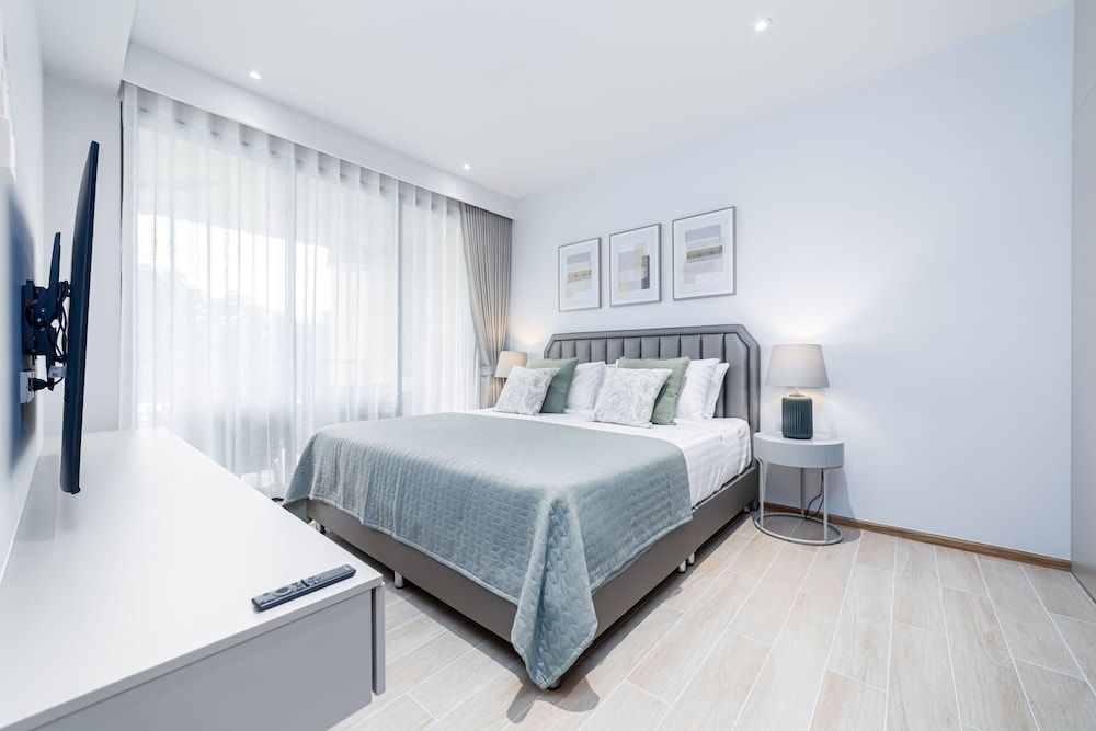 Beachside 2BR 200 m to BangTao beach Apartment, 2 Bedrooms, Kitchen 4