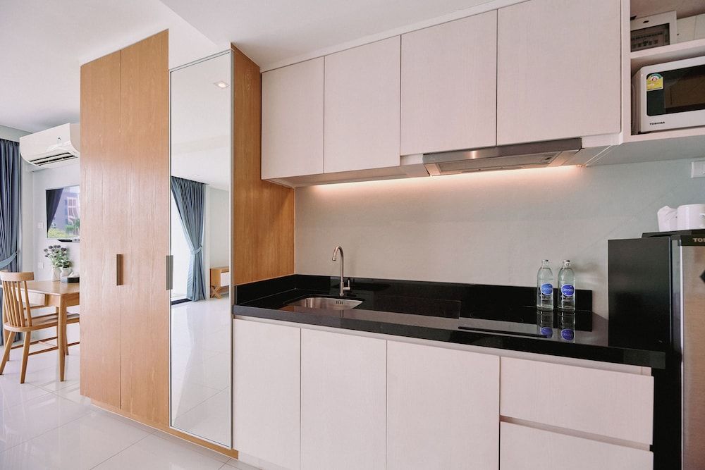 Go2bed Pattaya Deluxe Single Room, Balcony 7