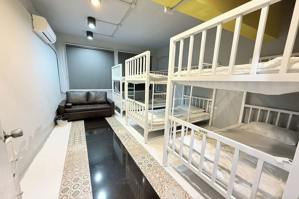 Shared Dormitory, Mixed Dorm, Shared Bathroom