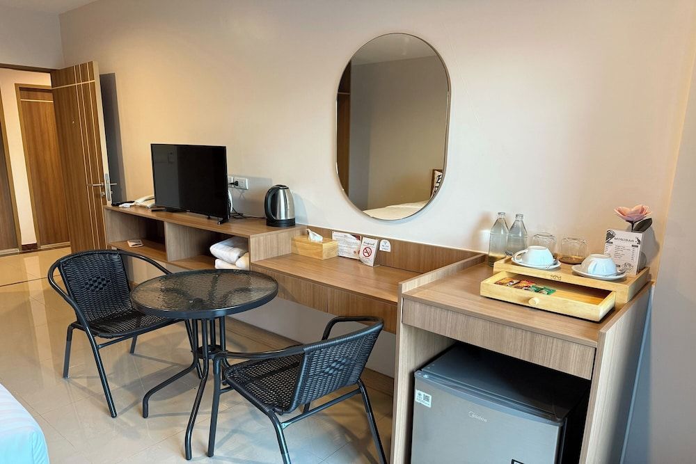 SKM Paradise Mae Sai Standard Double Room 6