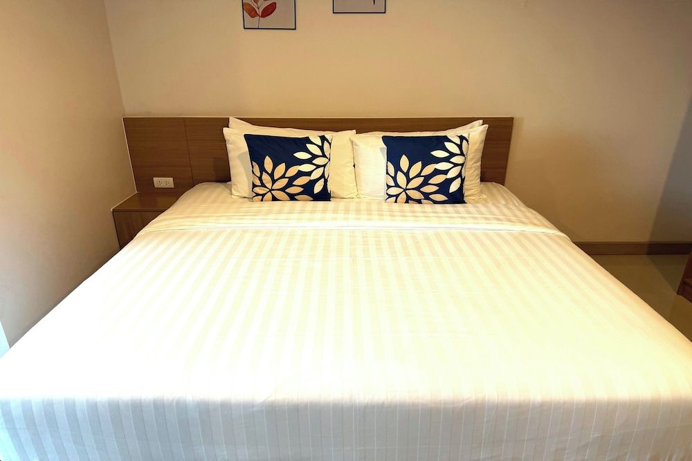 SKM Paradise Mae Sai Standard Double Room 7