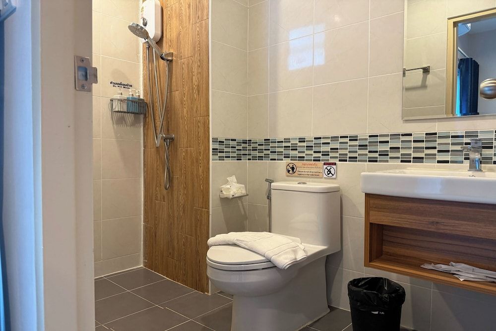 SKM Paradise Mae Sai Standard Double Room 14