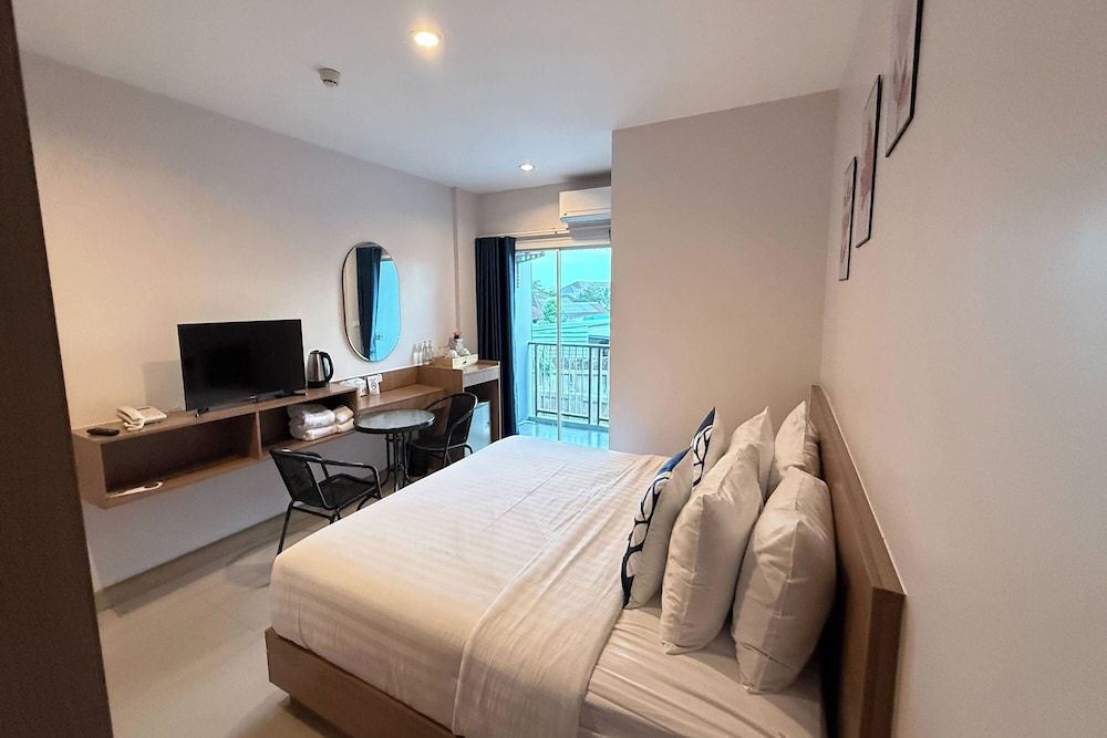 SKM Paradise Mae Sai Standard Double Room 4