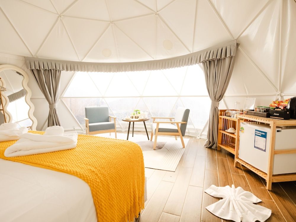 L1 Lanta Resort Deluxe Room, 1 King Bed, Balcony 3