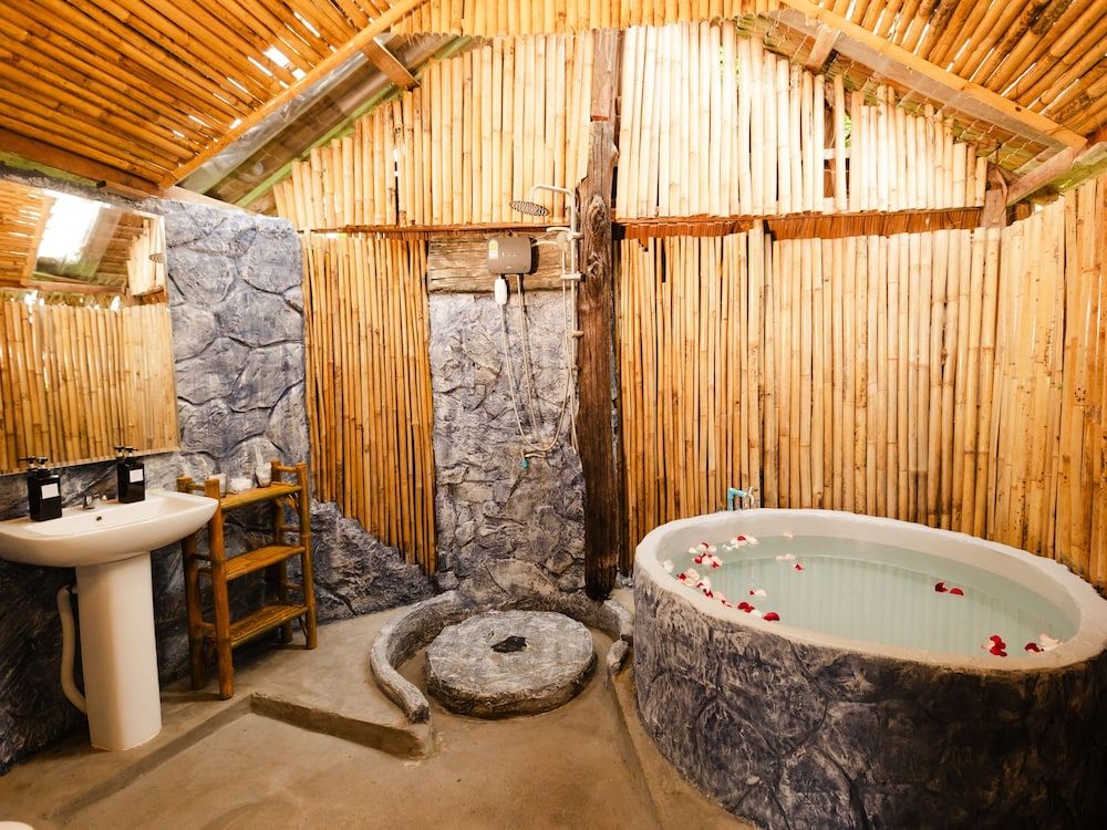 L1 Lanta Resort Deluxe Room, 1 King Bed, Balcony 62