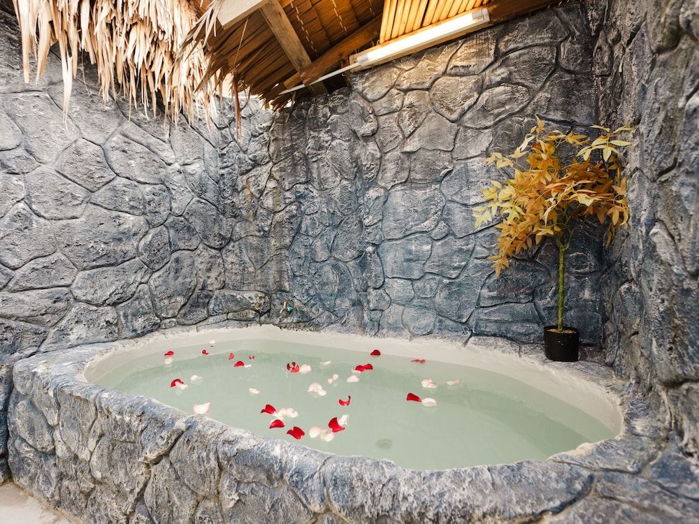 L1 Lanta Resort Deluxe Room, 1 King Bed, Balcony 57