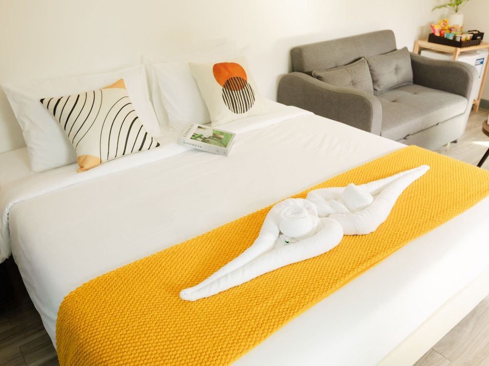 L1 Lanta Resort Luxury Room, 1 King Bed with Sofa bed, Balcony 45