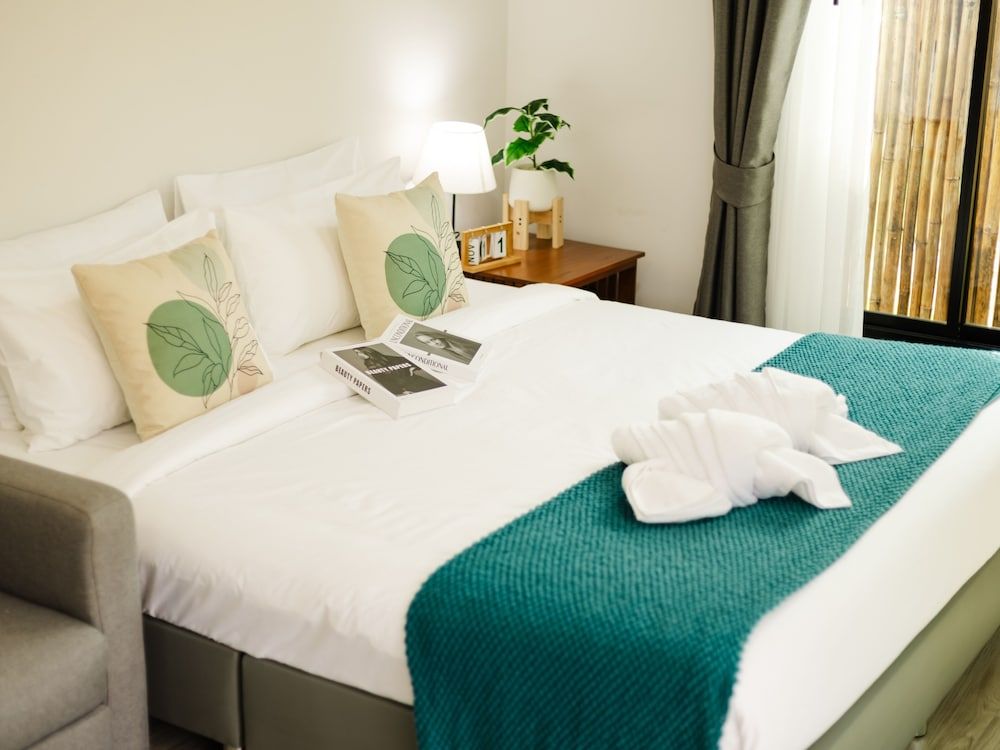 L1 Lanta Resort Luxury Room, 1 King Bed with Sofa bed, Balcony 13