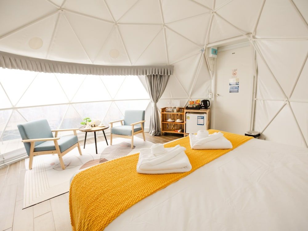 L1 Lanta Resort Deluxe Room, 1 King Bed, Balcony 5