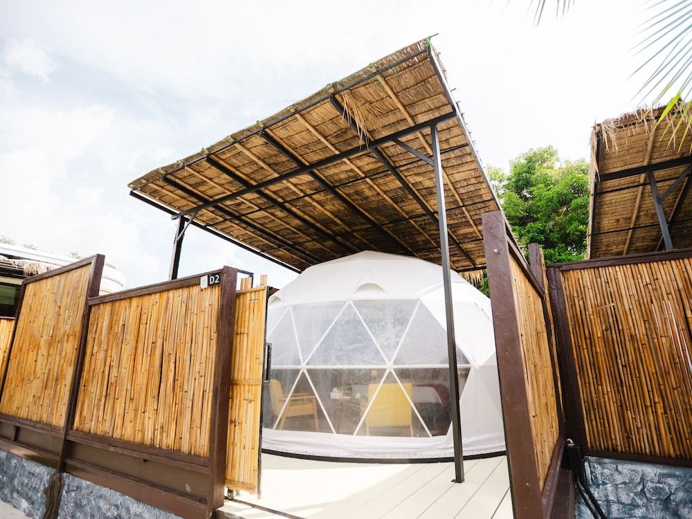 L1 Lanta Resort Deluxe Room, 1 King Bed, Balcony 11