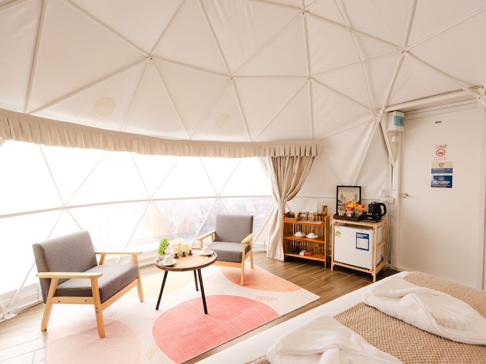 L1 Lanta Resort Deluxe Room, 1 King Bed, Balcony 28